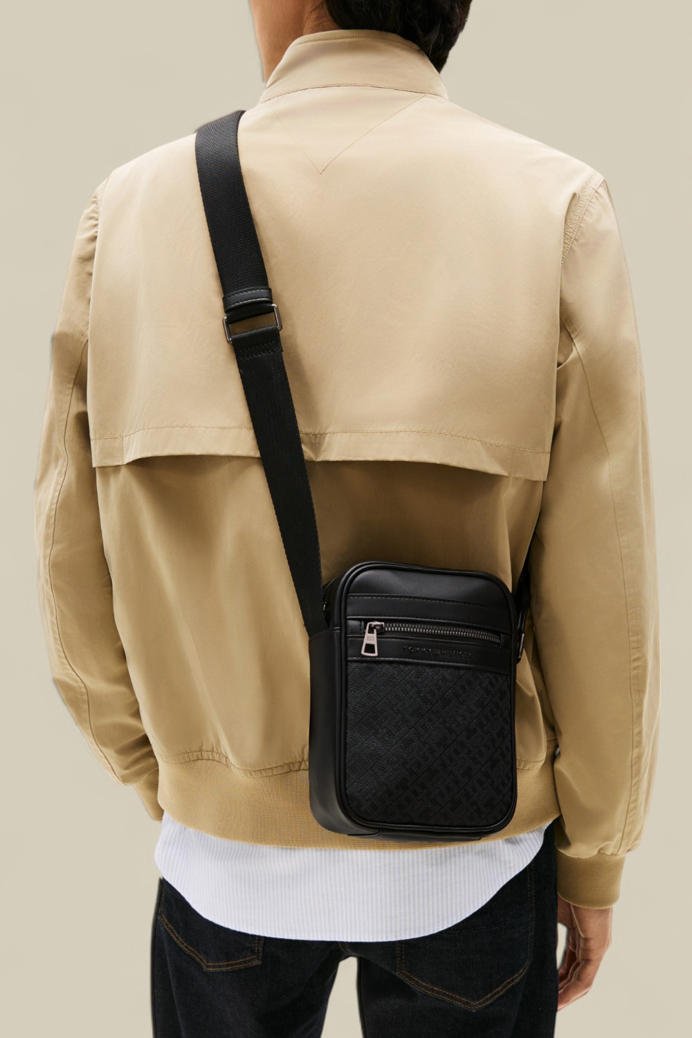 תמונת כל הלוק של תיק